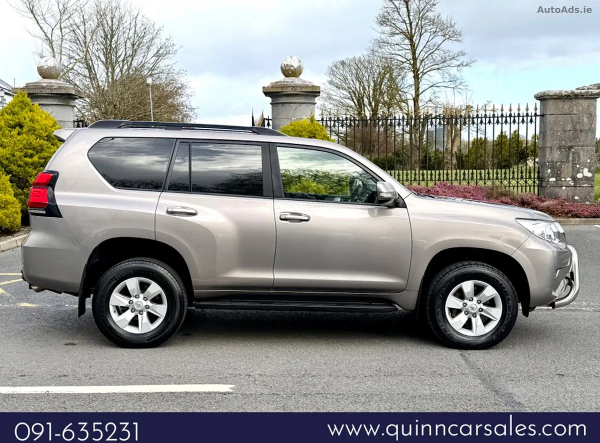 2022 Toyota Land Cruiser – photo 2