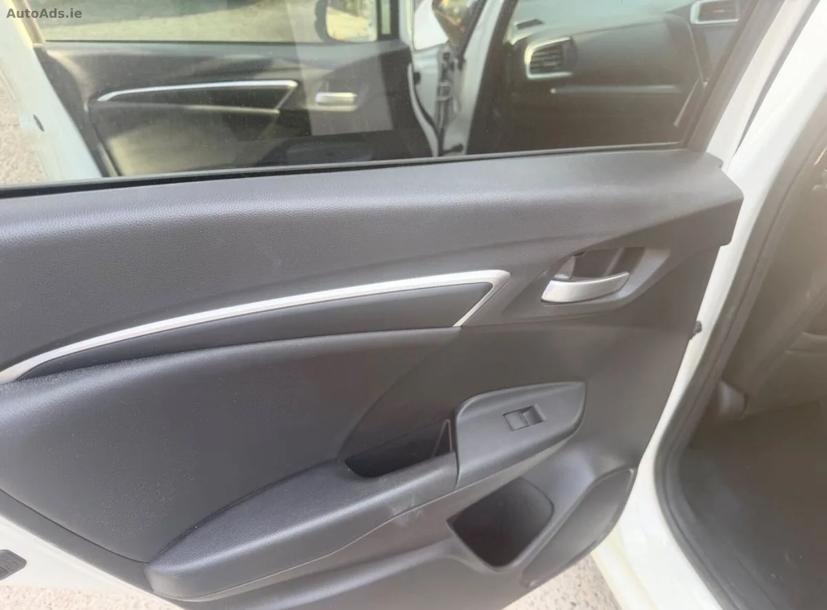 2015 Honda Fit – photo 18