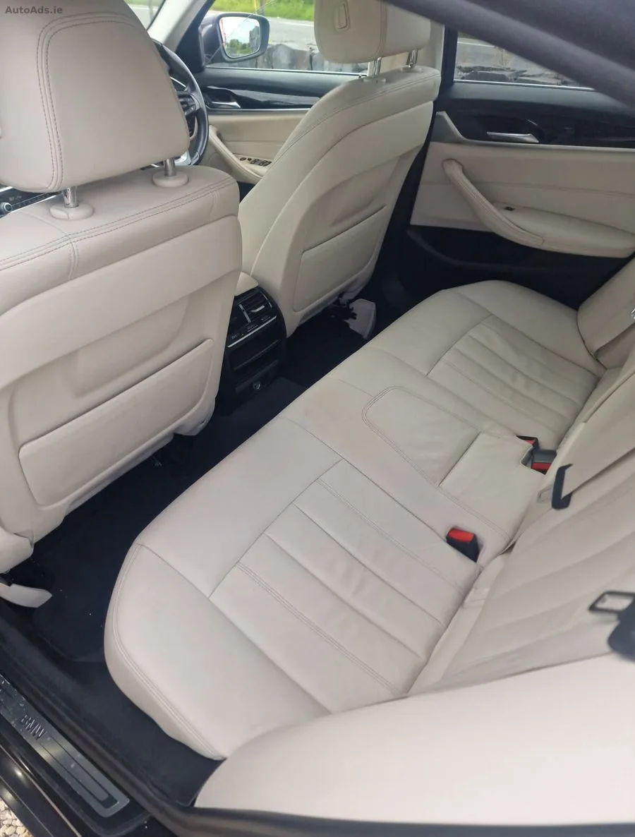 2017 BMW 5-Series – photo 13