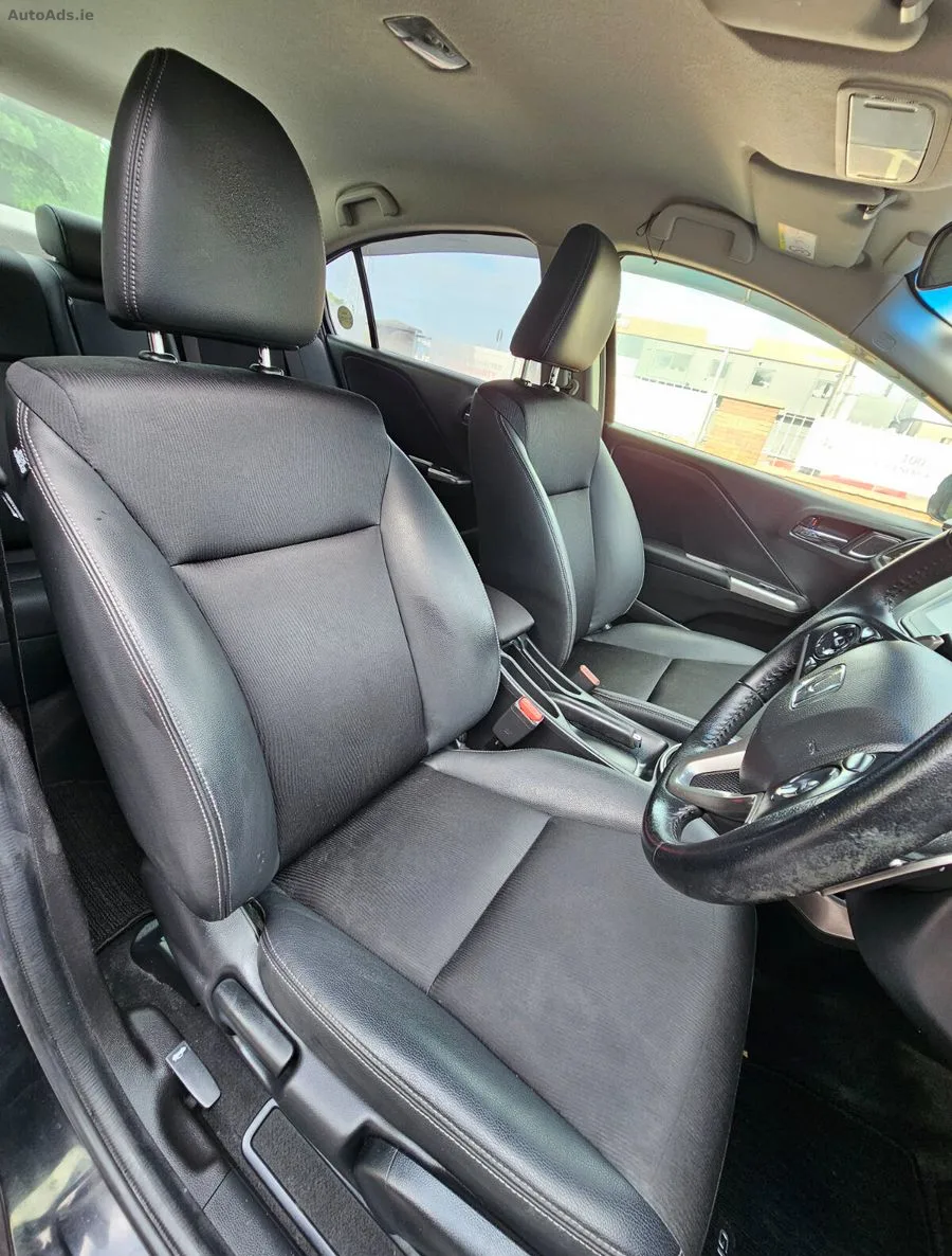 2015 Honda Grace – photo 11