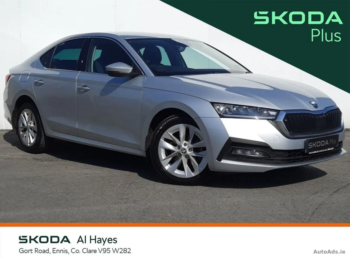 2023 Skoda Octavia – photo 1