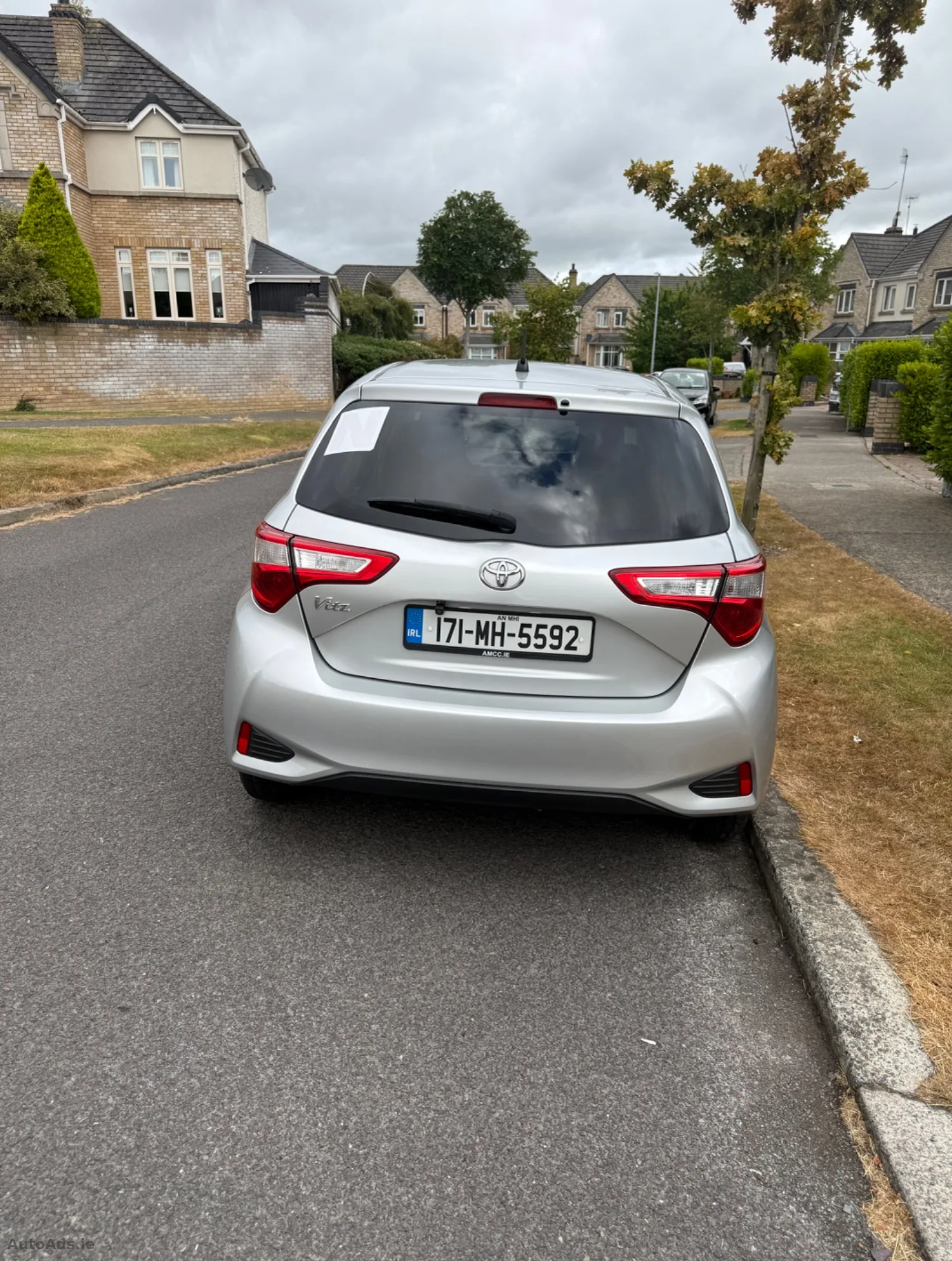 2017 Toyota Vitz – photo 3