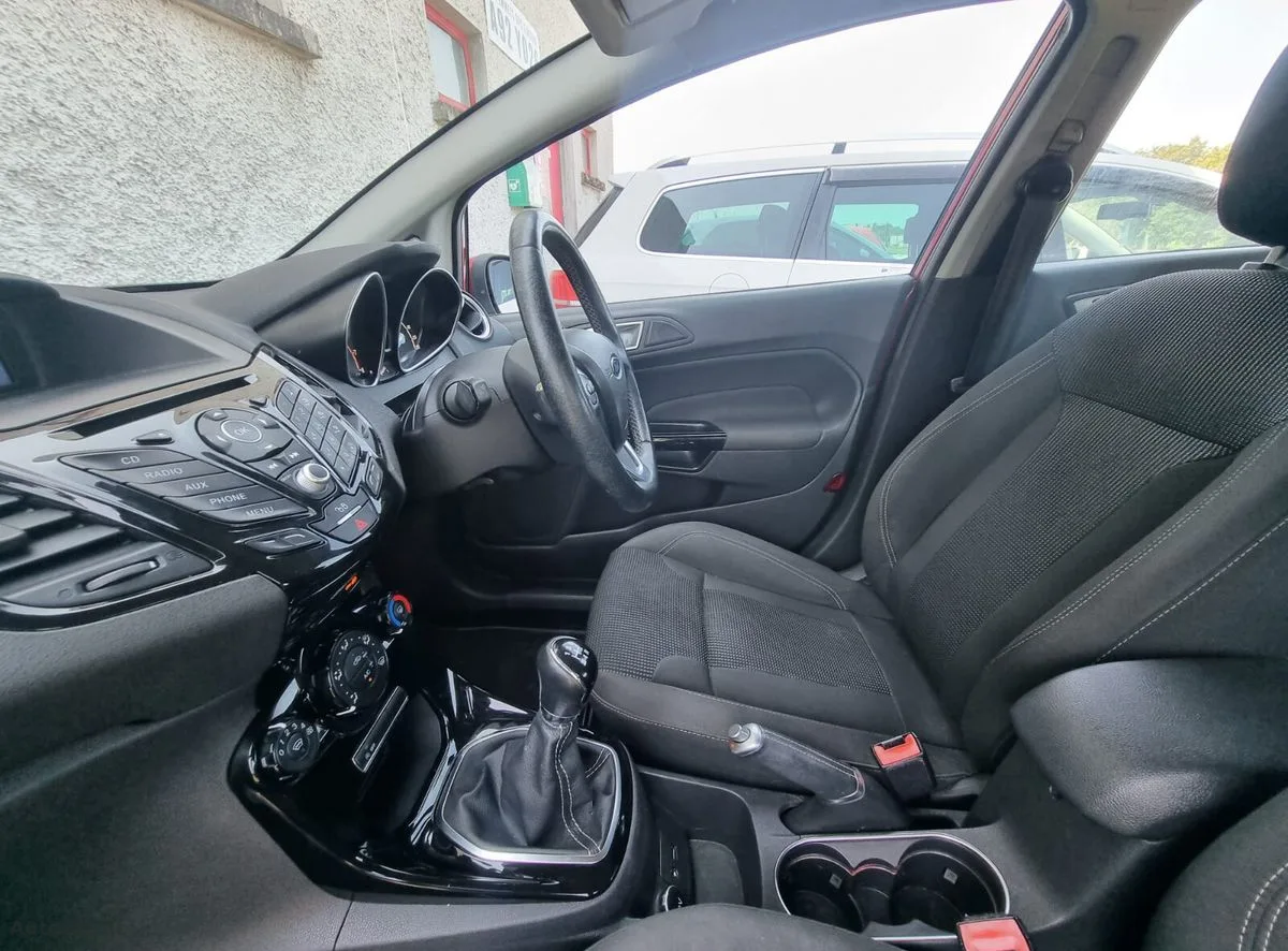 2016 Ford Fiesta – photo 19