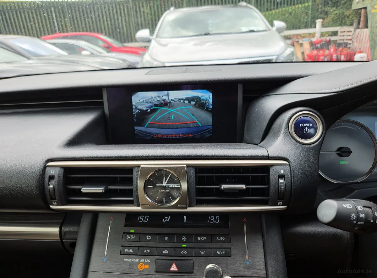 2020 Lexus IS – photo 11