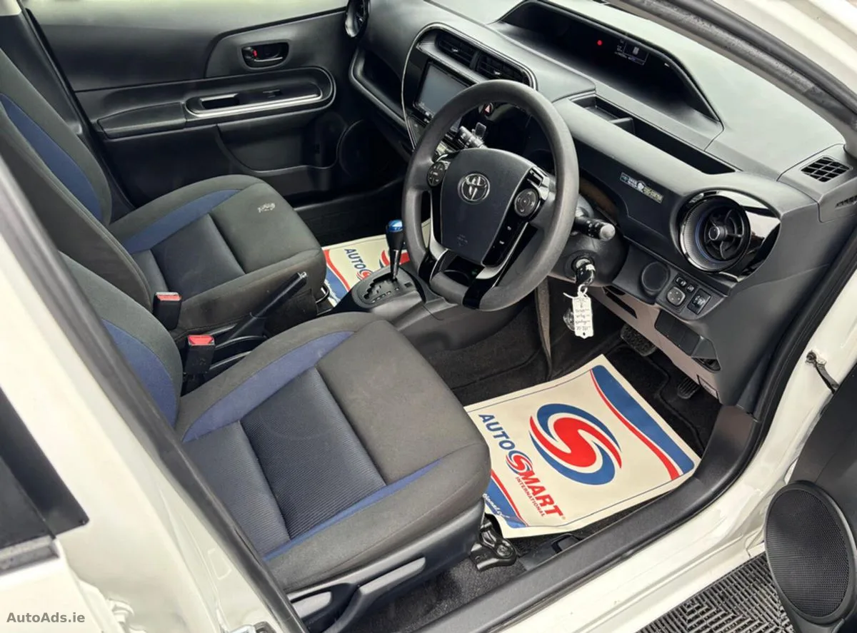 2017 Toyota Aqua – photo 4