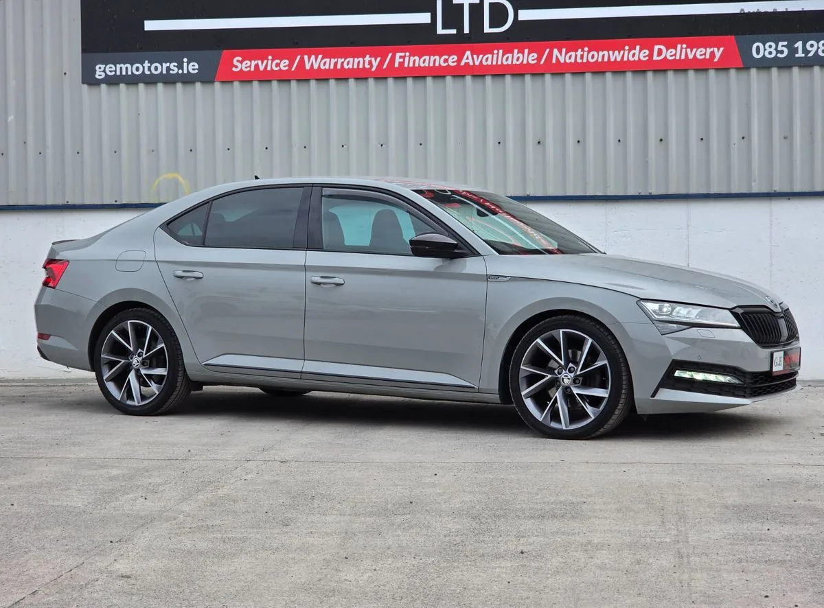 2022 Skoda Superb – photo 3