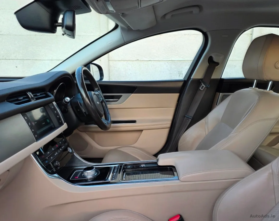 2016 Jaguar XF – photo 3