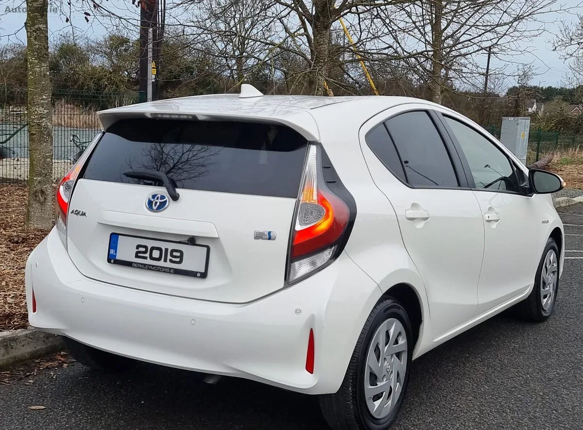 2019 Toyota Aqua – photo 5