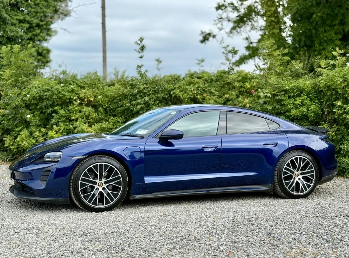 2022 Porsche Taycan – photo 13