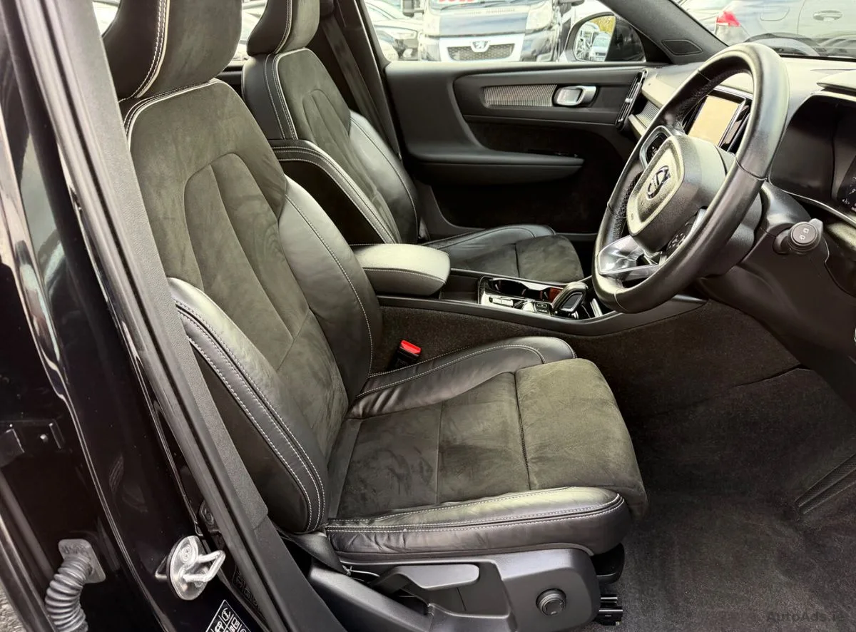 2022 Volvo XC40 – photo 7