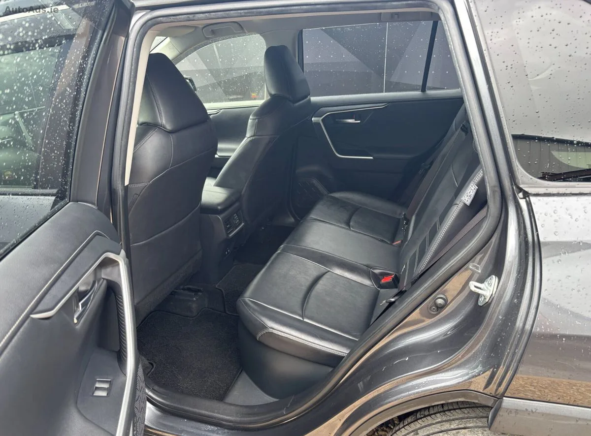 2019 Toyota RAV4 – photo 12