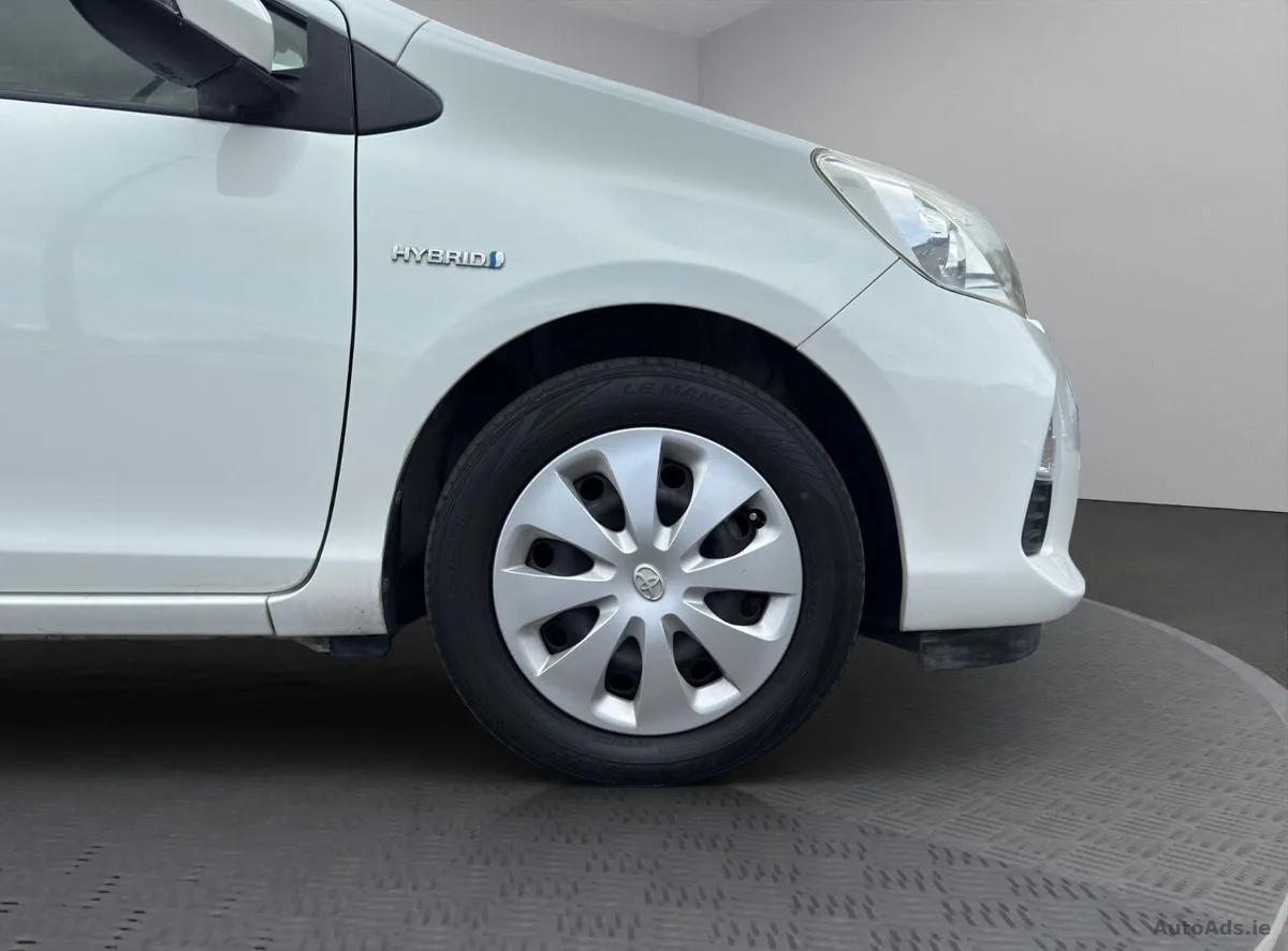 2014 Toyota Aqua – photo 9