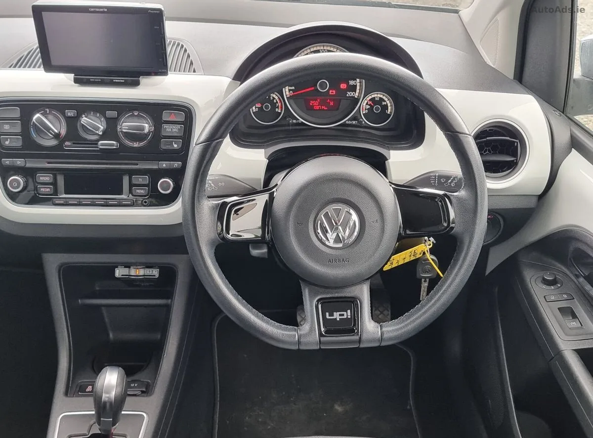 2013 Volkswagen up! – photo 14
