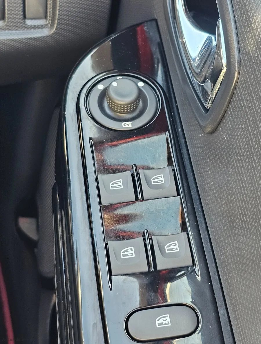 2015 Renault Clio – photo 16