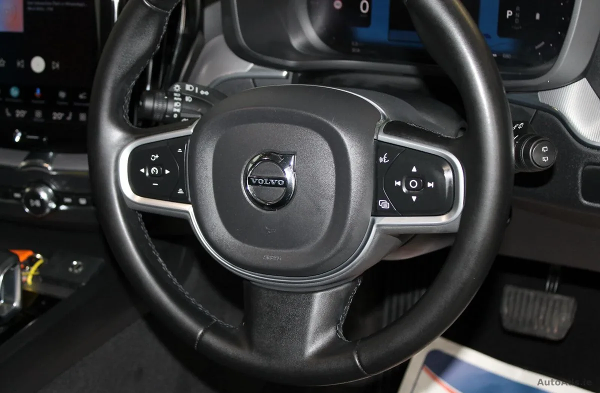 2022 Volvo XC60 – photo 13