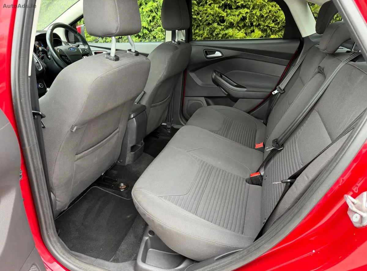 2016 Ford Focus – photo 13