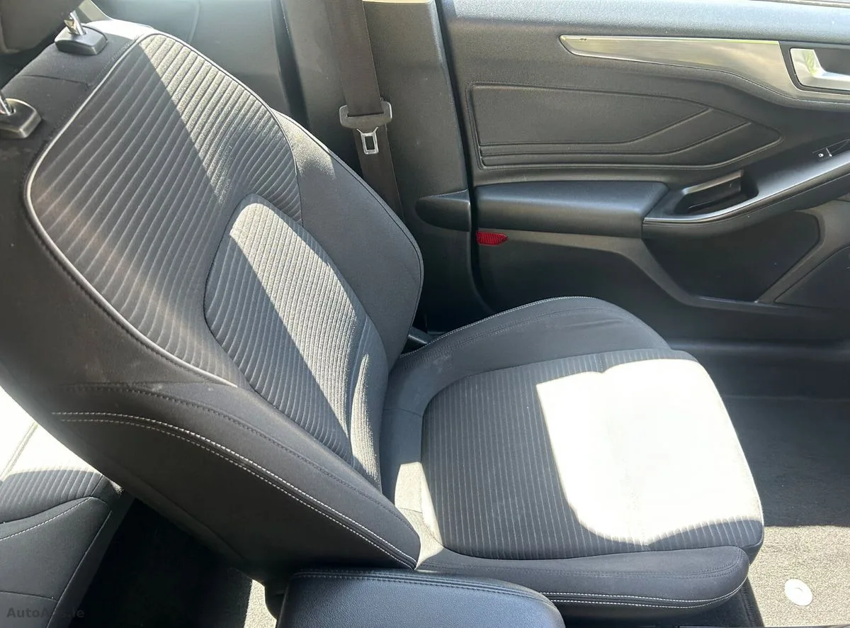 2019 Ford Focus – photo 15