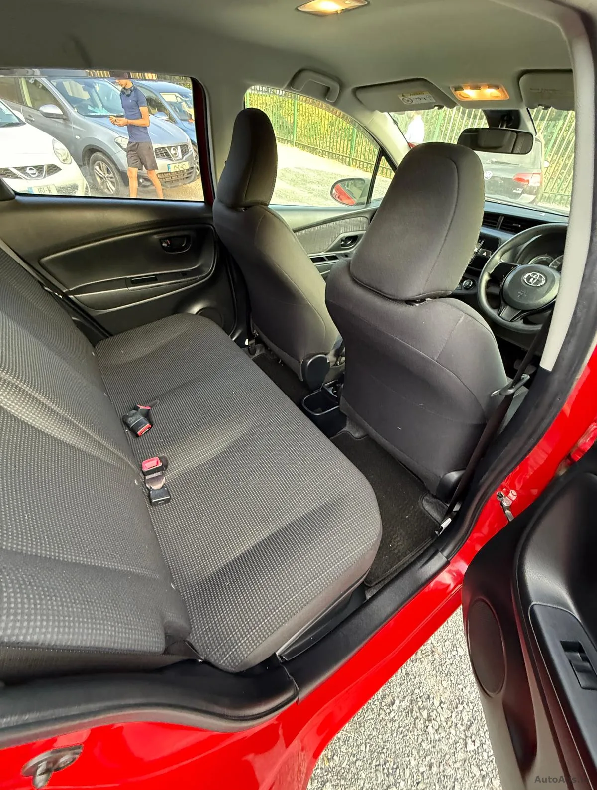 2017 Toyota Vitz – photo 5