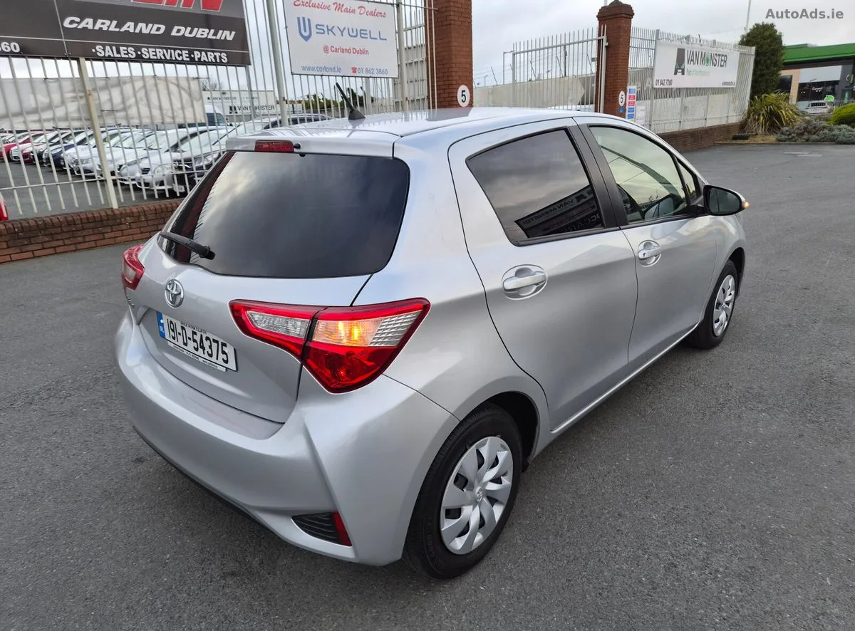 2019 Toyota Vitz – photo 3