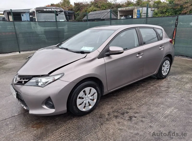 2014 Toyota Auris
