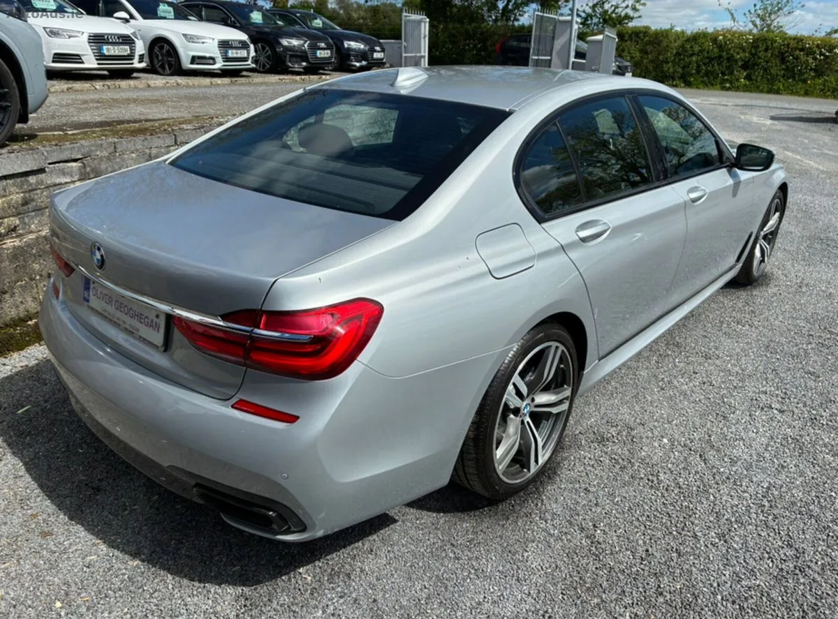 2016 BMW 7-Series – photo 2