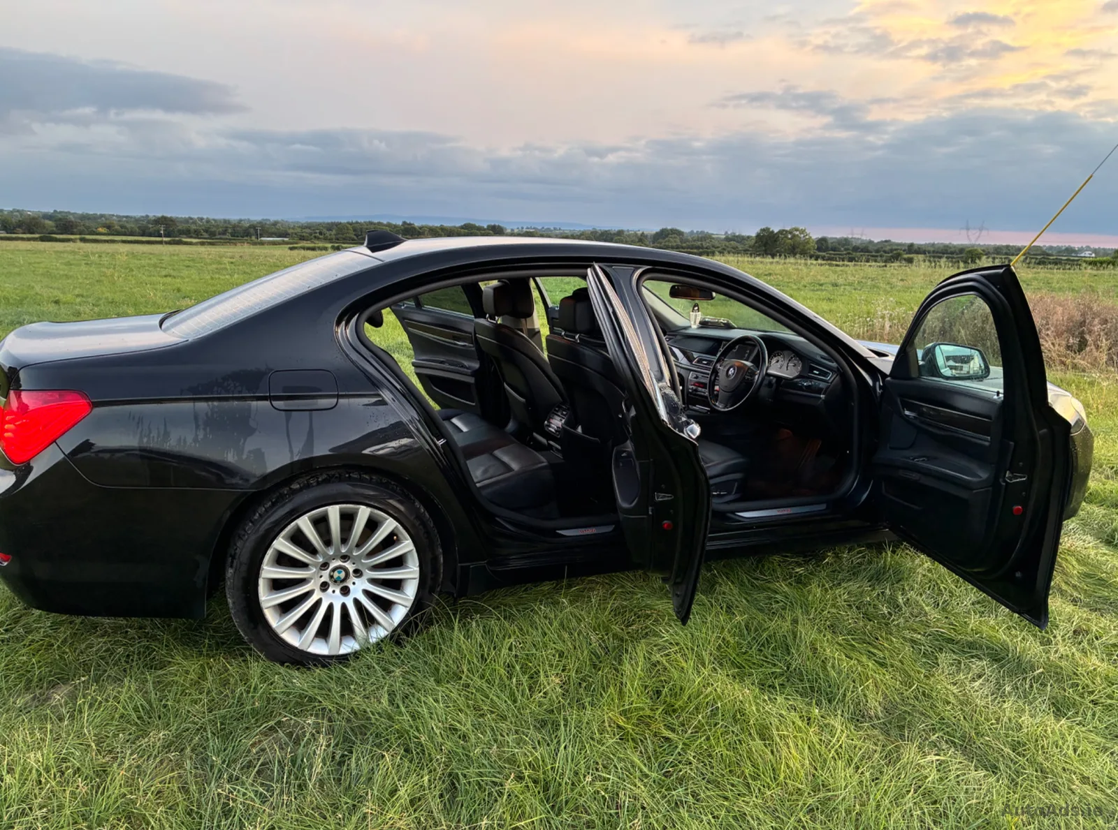 2011 BMW 7 Series – photo 7