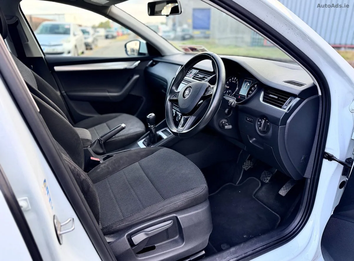 2016 Skoda Octavia – photo 17