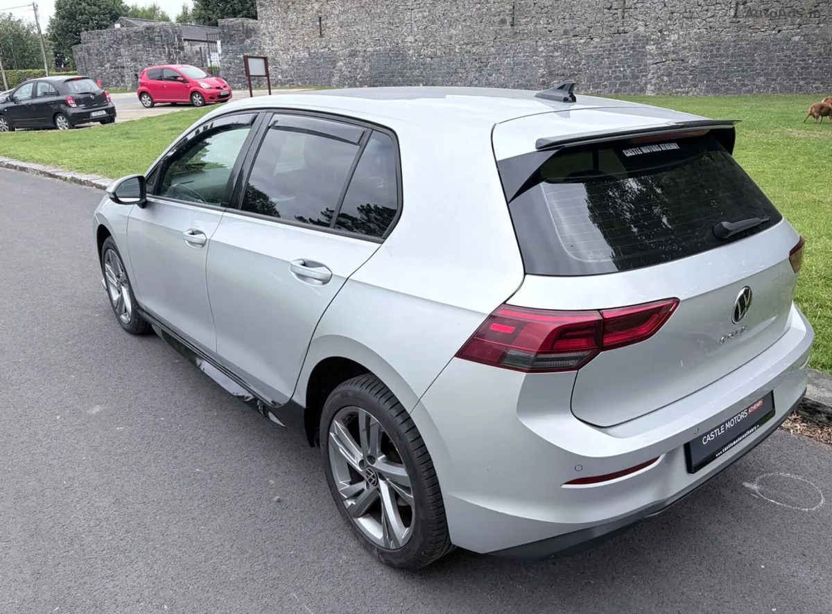 2021 Volkswagen Golf – photo 2