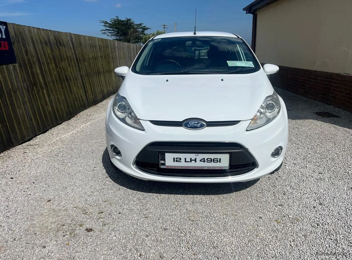 2012 Ford Fiesta – photo 2