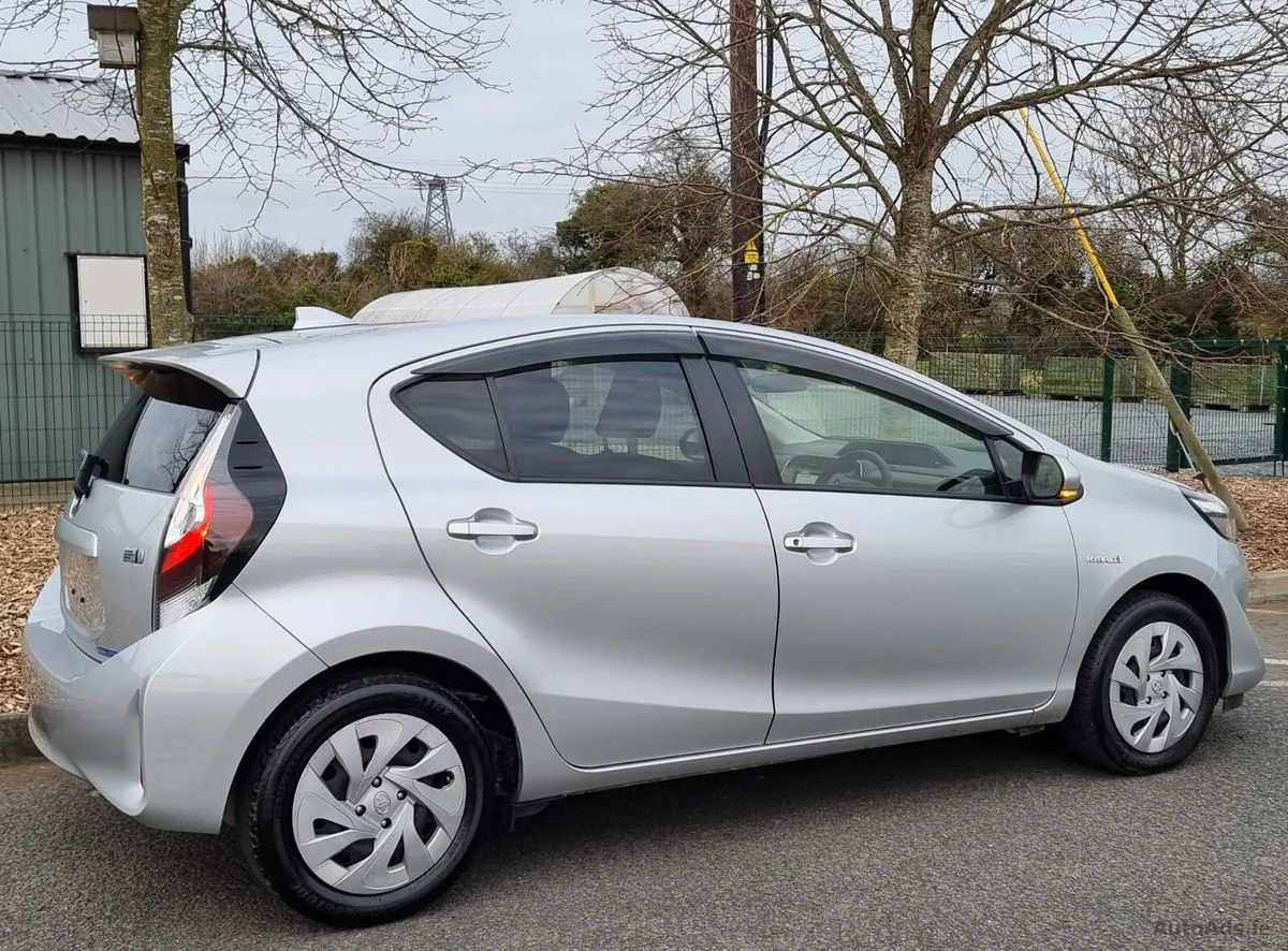 2019 Toyota Aqua – photo 8
