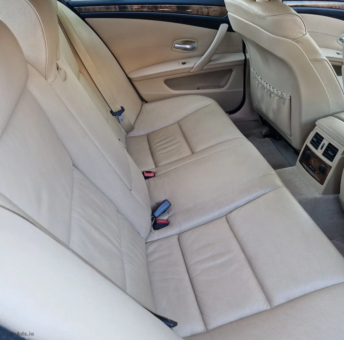 2010 BMW 5-Series – photo 11