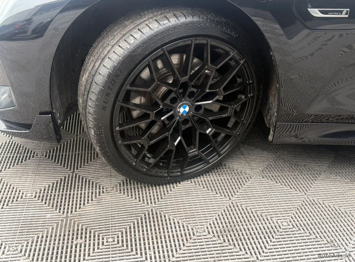 2023 BMW 3-Series – photo 11