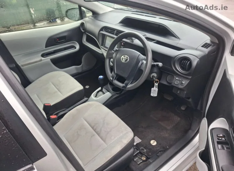 2014 Toyota Aqua – photo 10