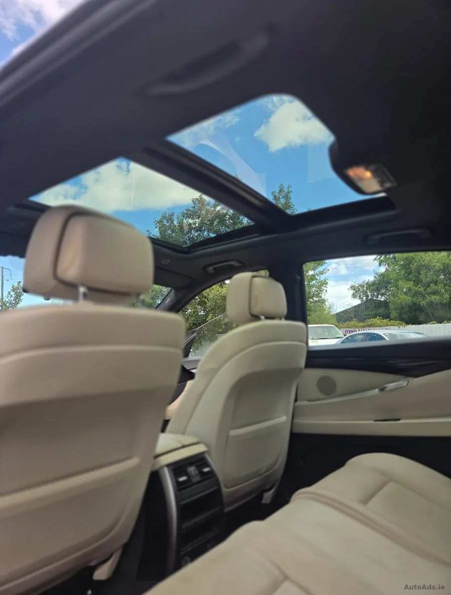 2013 BMW 5-Series – photo 19