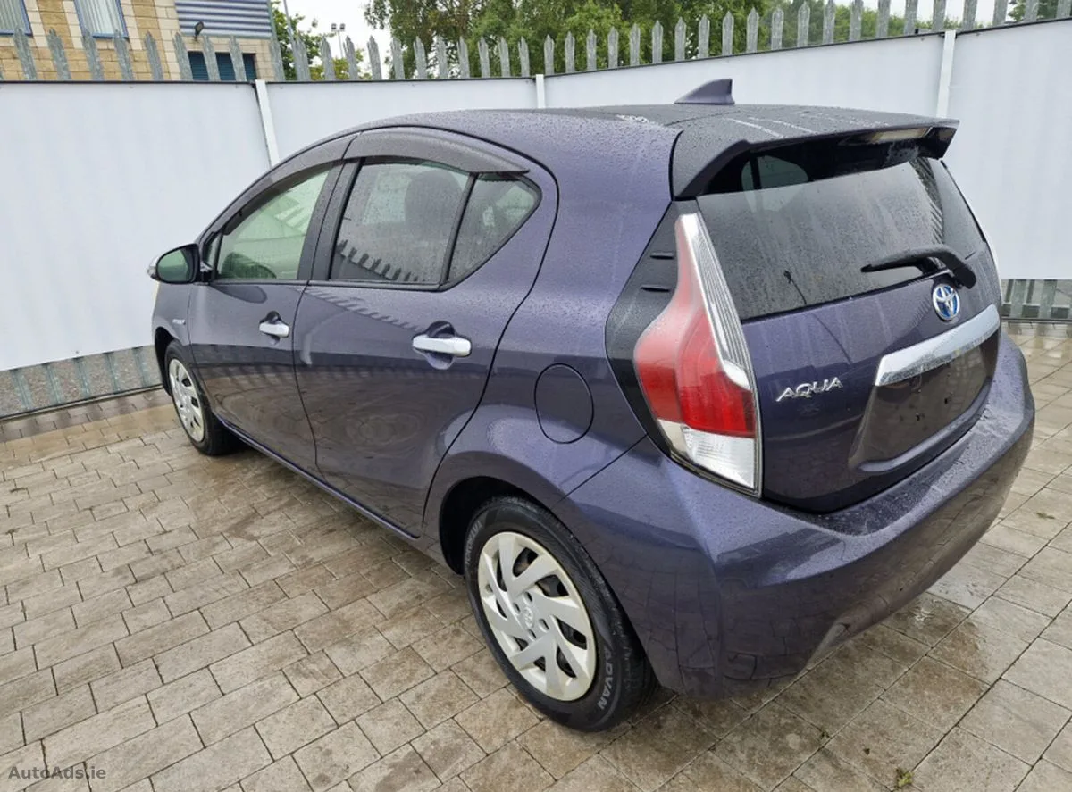 2015 Toyota Aqua – photo 7