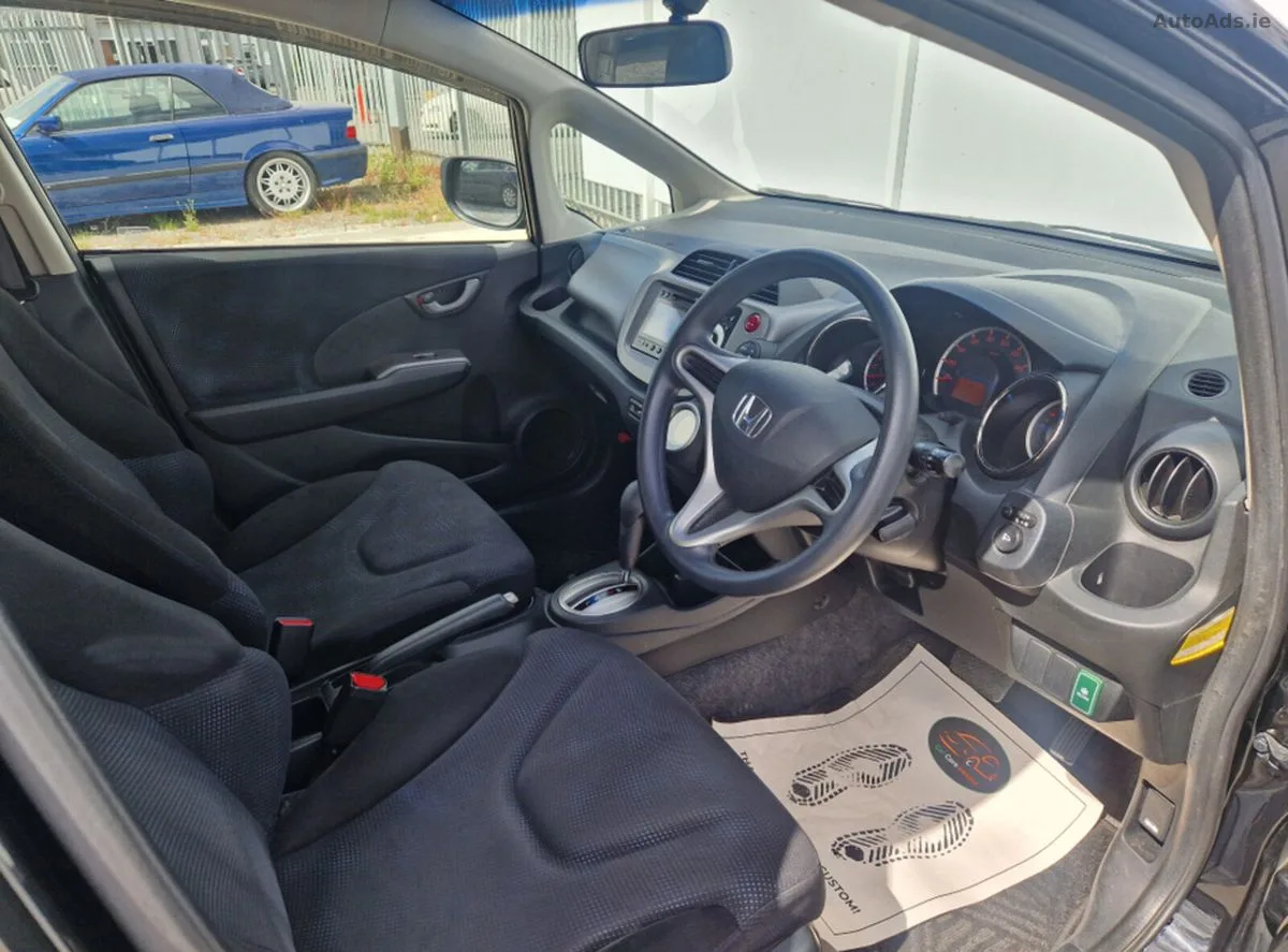 2013 Honda Fit – photo 15