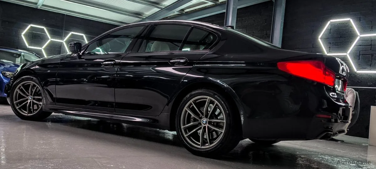 2017 BMW 5-Series – photo 10