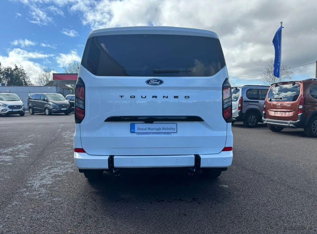 2026 Ford Tourneo Custom – photo 6