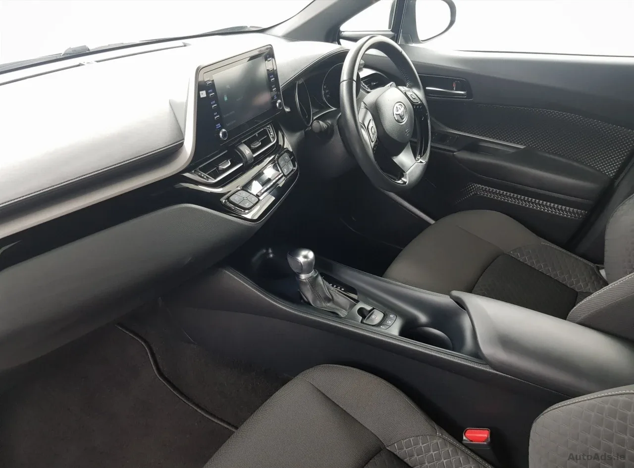 2023 Toyota C-HR – photo 4