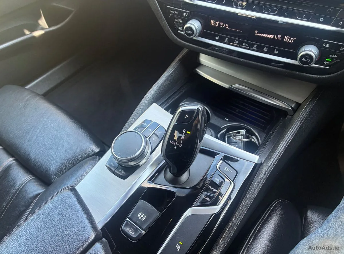 2019 BMW 5-Series – photo 11