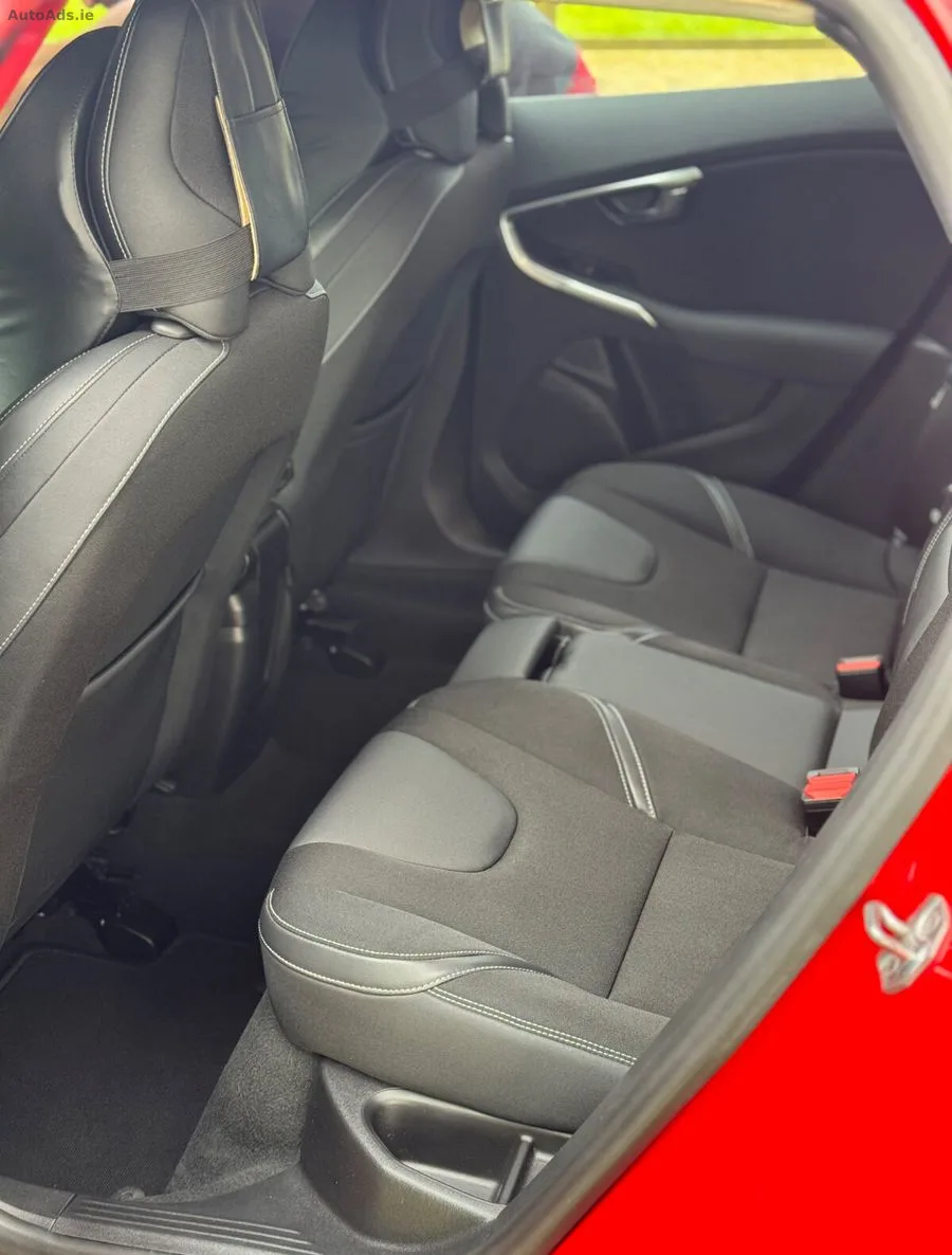 2015 Volvo V40 – photo 17