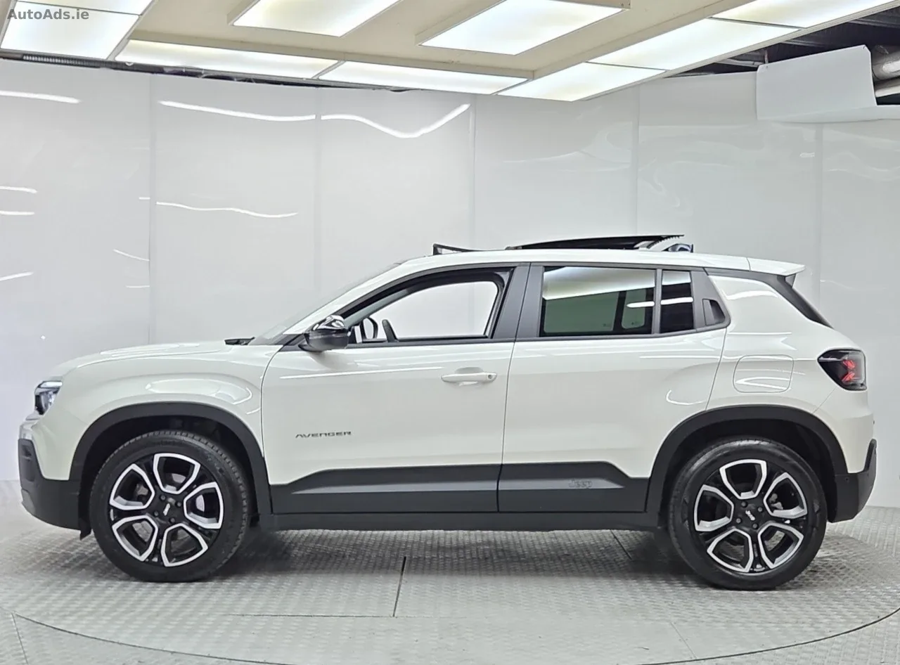 2025 Jeep Avenger – photo 5