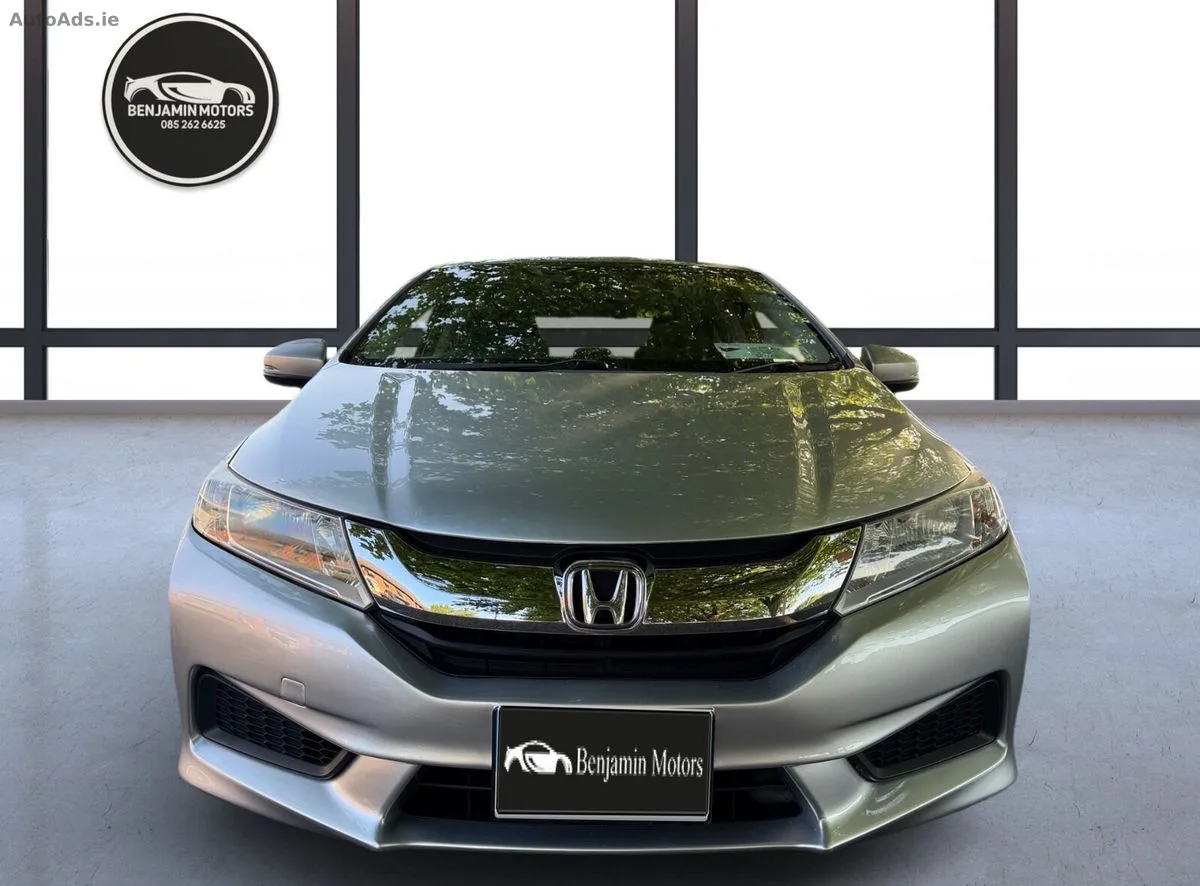 2016 Honda Grace – photo 2