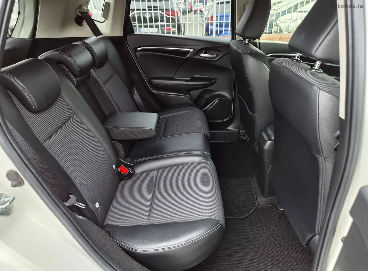 2017 Honda Fit – photo 16
