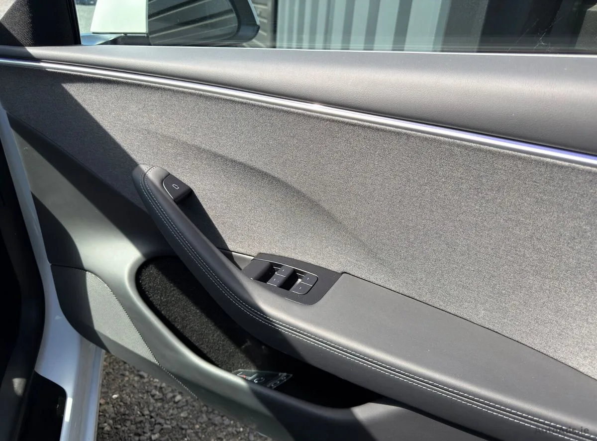 2024 Tesla Model 3 – photo 13
