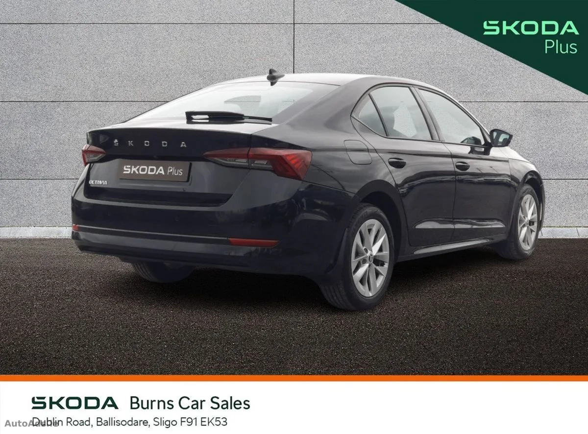 2023 Skoda Octavia – photo 3