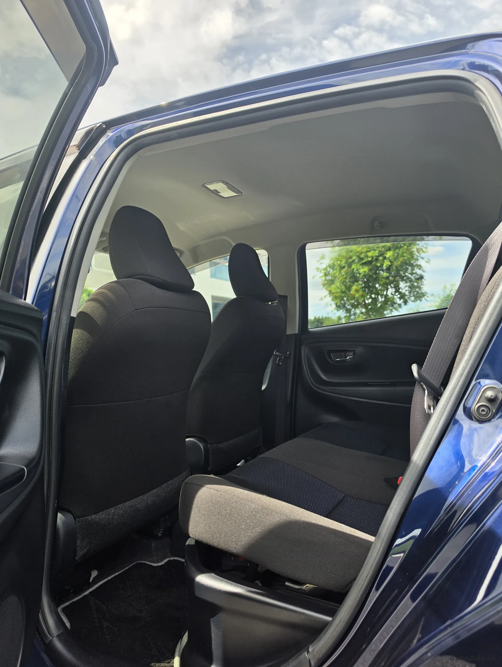 2018 Toyota Vitz – photo 2