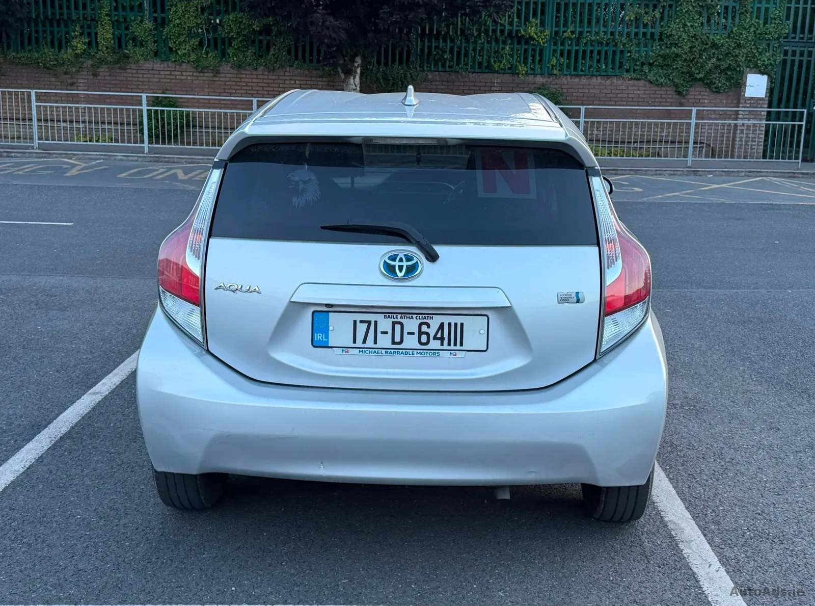 2017 Toyota Aqua – photo 2