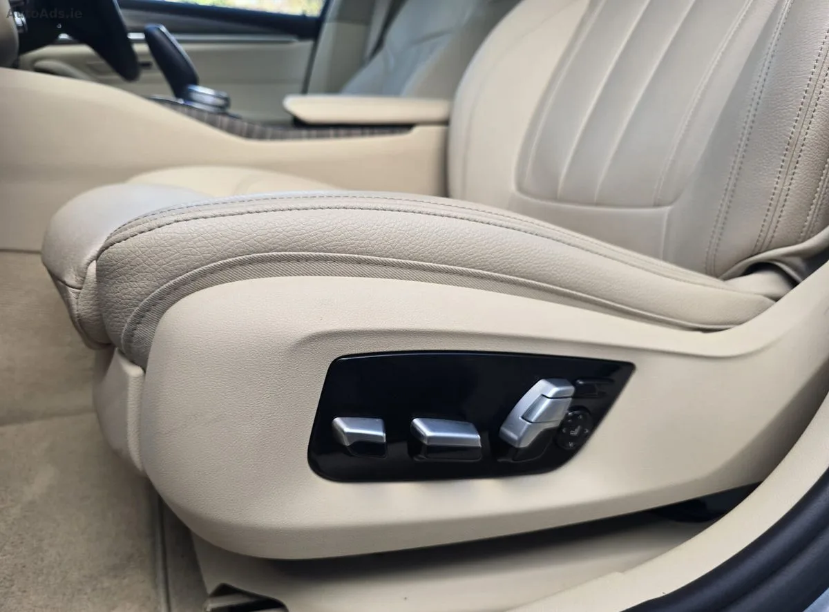 2018 BMW 5-Series – photo 14