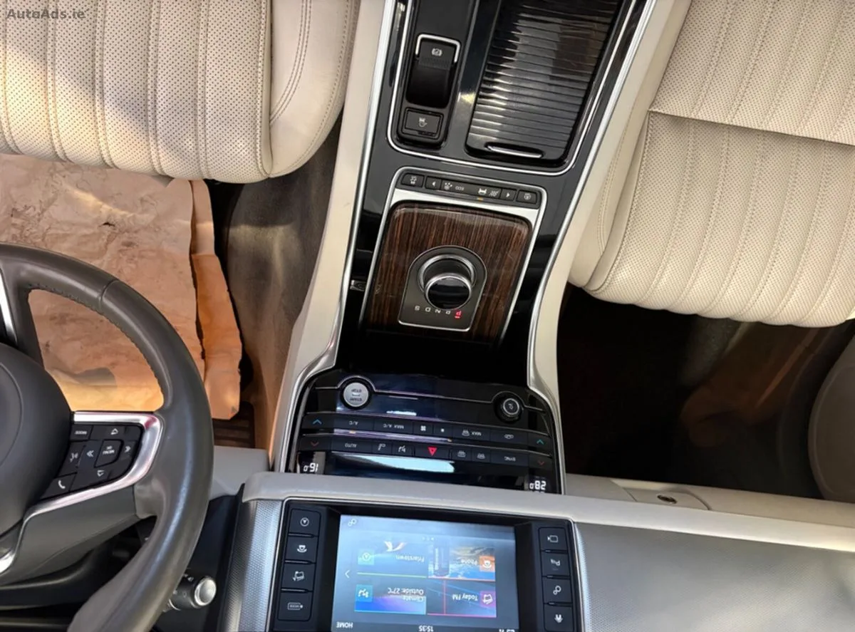 2018 Jaguar XF – photo 9